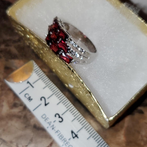 Stirling silver garnet ring - Picture 4 of 4